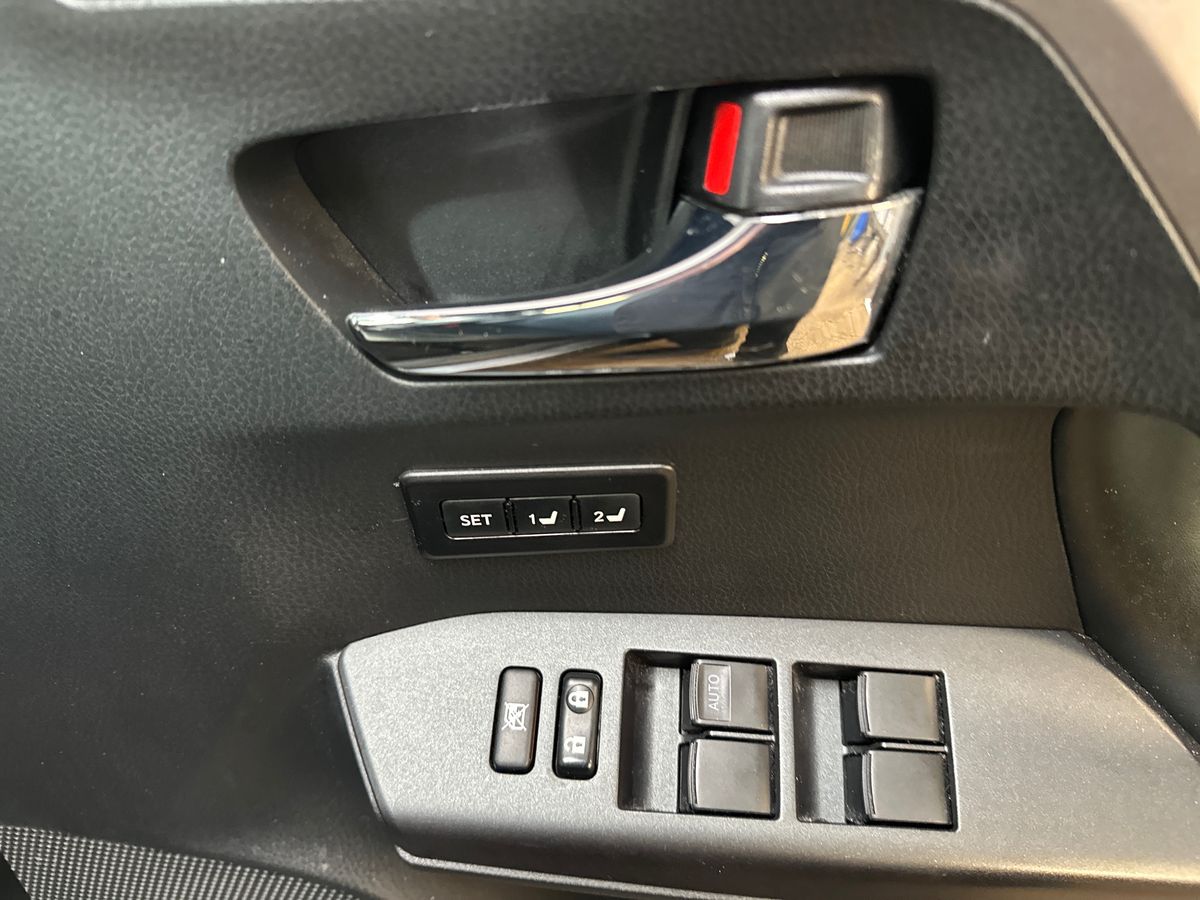 Used Toyota RAV4 2017 for sale - 76390013: Photo 25