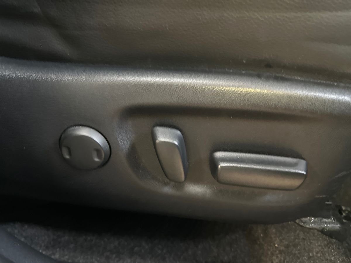 Used Toyota RAV4 2017 for sale - 76390013: Photo 30