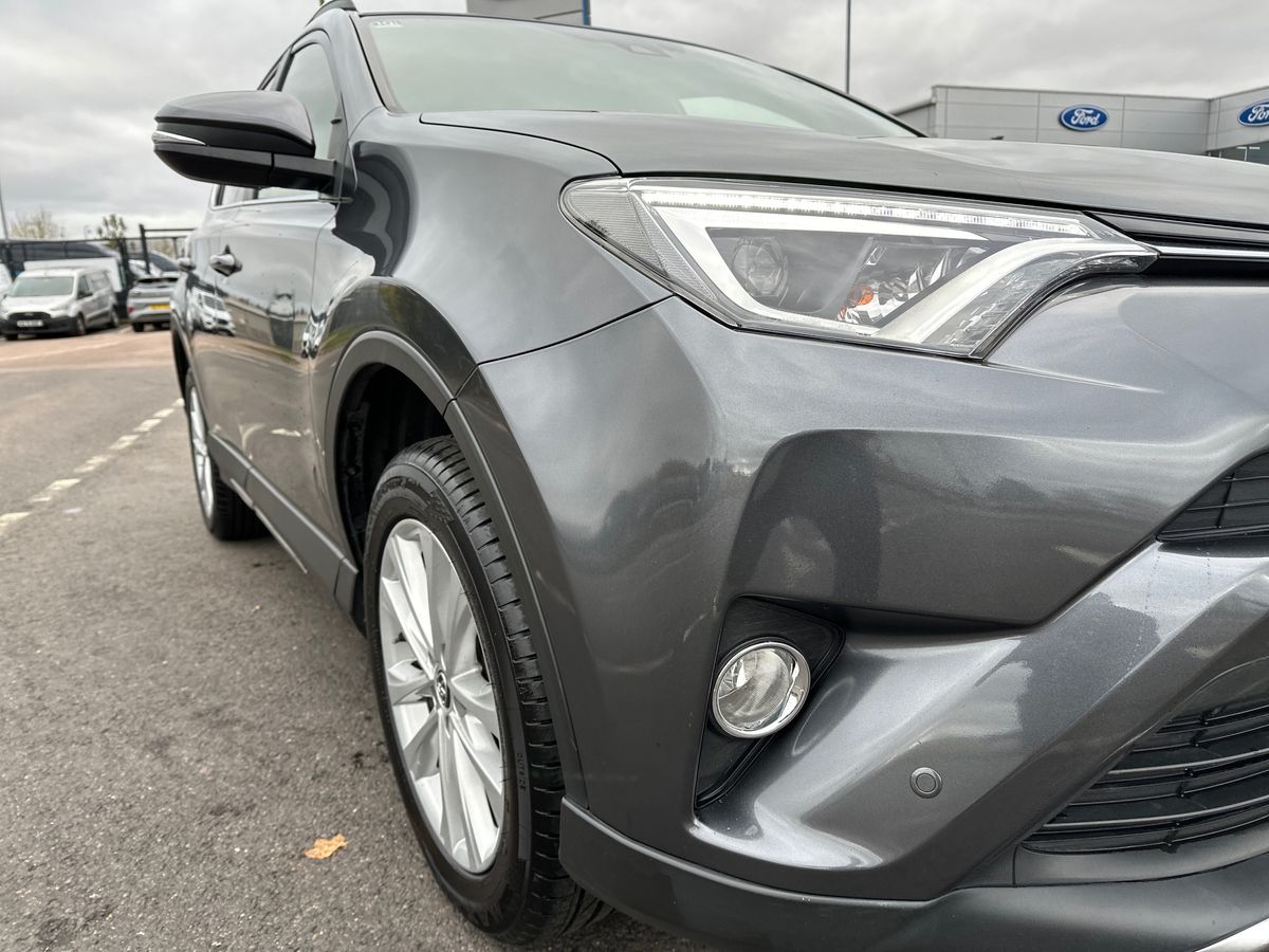 Used Toyota RAV4 2017 for sale - 76390013: Photo 32