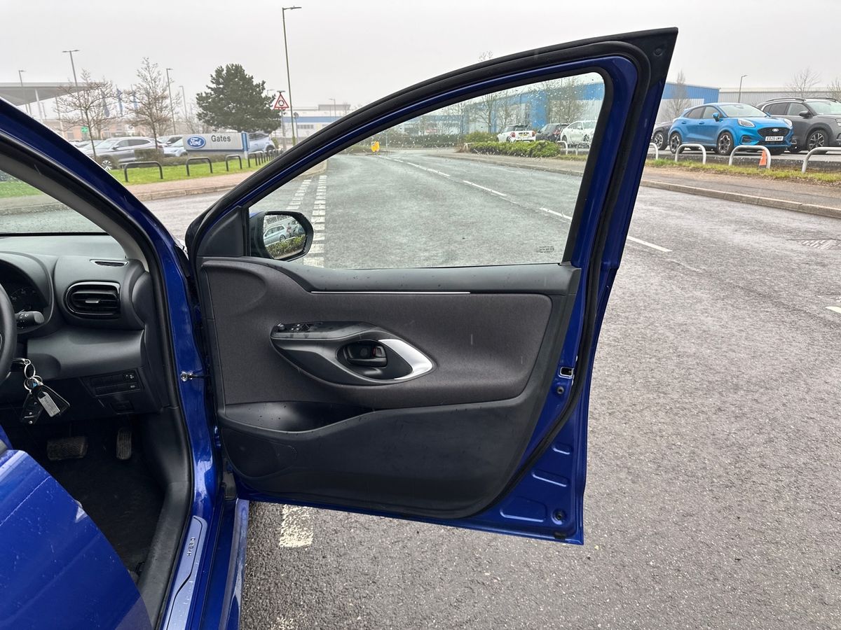 Used Toyota Yaris 2023 for sale - 77786100: Photo 35