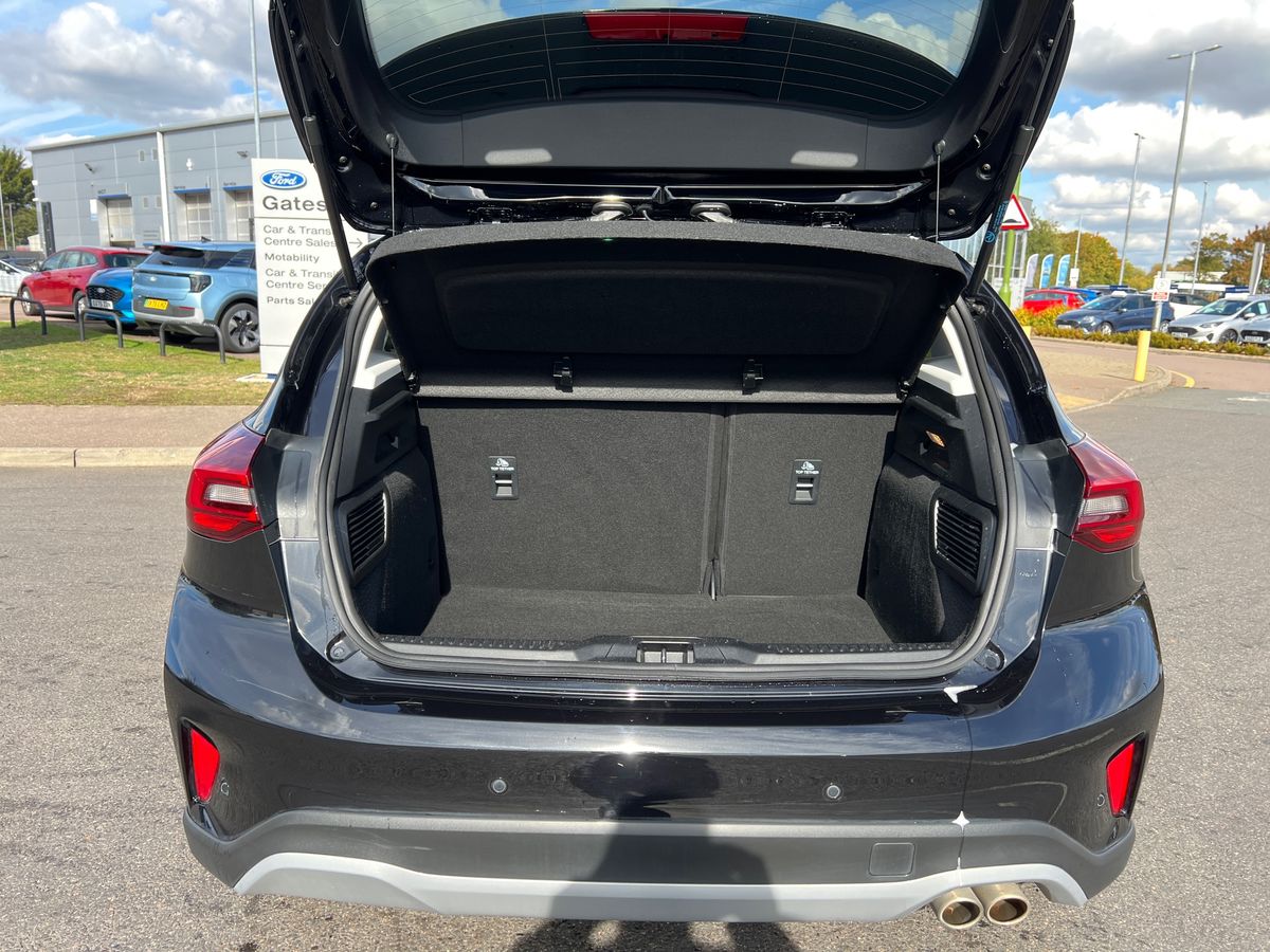 Used Ford Focus 2023 for sale - 76140231: Photo 34