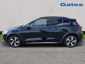 Used Ford Focus 2023 for sale - 76140231: Photo 4