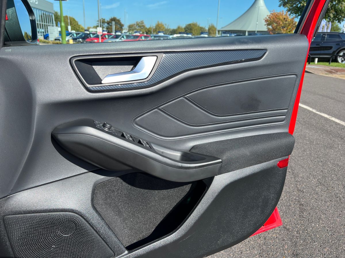 Used Ford Focus 2022 for sale - 76096080: Photo 35