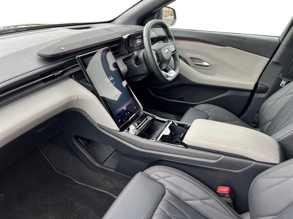 Used Ford Explorer 2024 for sale - 76221812: Photo 11