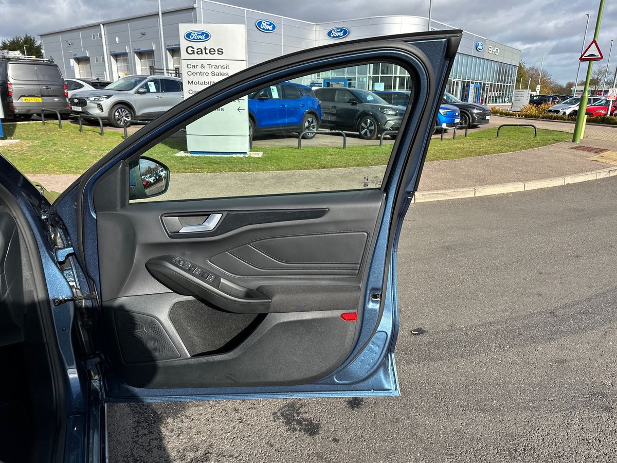 Used Ford Focus 2024 for sale - 76400803: Photo 35