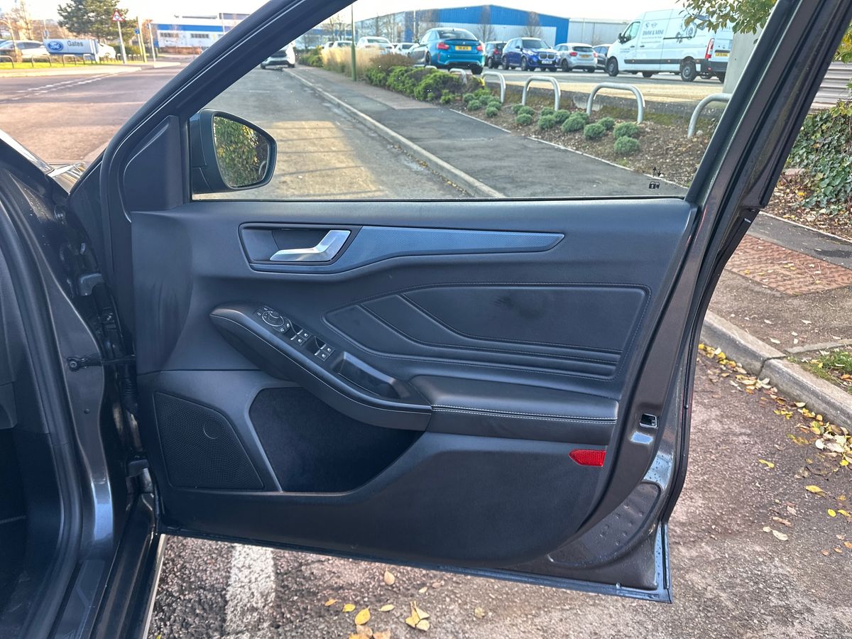 Used Ford Focus 2022 for sale - 76788391: Photo 35