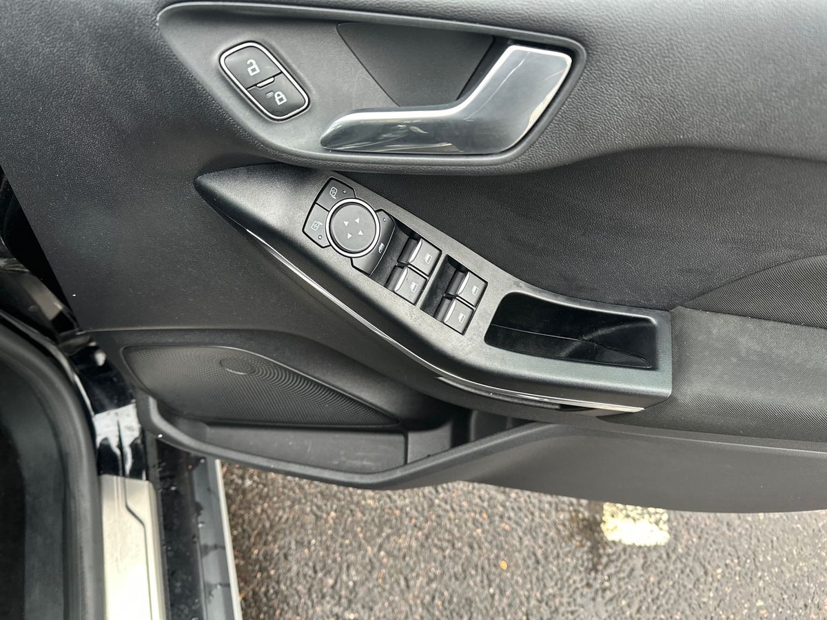 Used Ford Fiesta 2018 for sale - 76894858: Photo 25