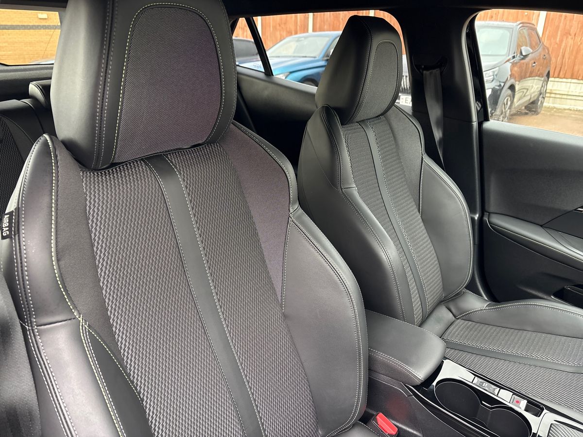 Used Peugeot 2008 2023 for sale - 77186187: Photo 12