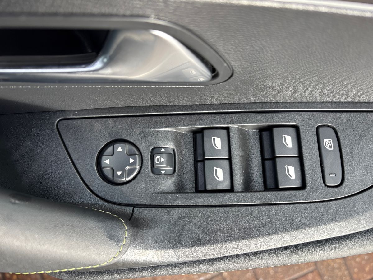 Used Peugeot 2008 2023 for sale - 77186187: Photo 25