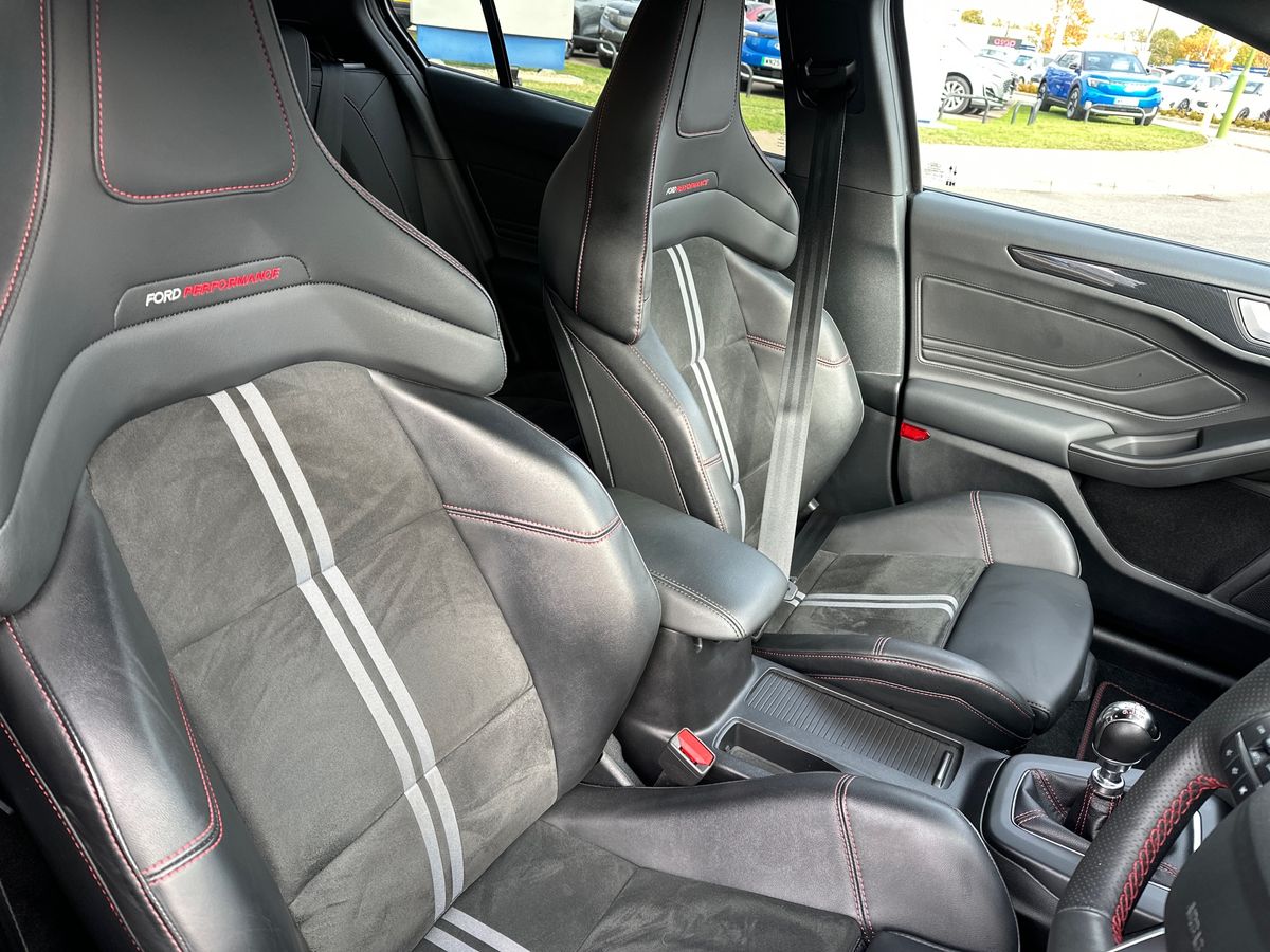 Used Ford Focus 2023 for sale - 76297529: Photo 12