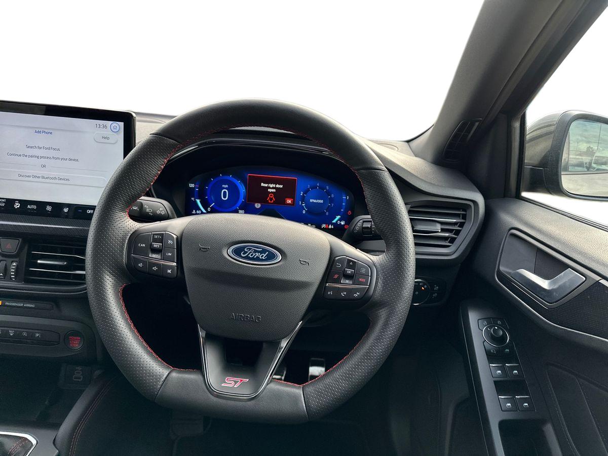 Used Ford Focus 2023 for sale - 76297529: Photo 17