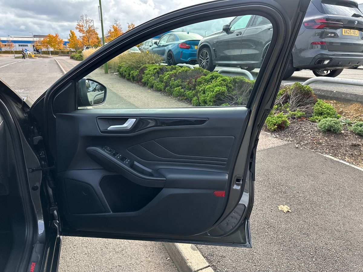 Used Ford Focus 2023 for sale - 76297529: Photo 35