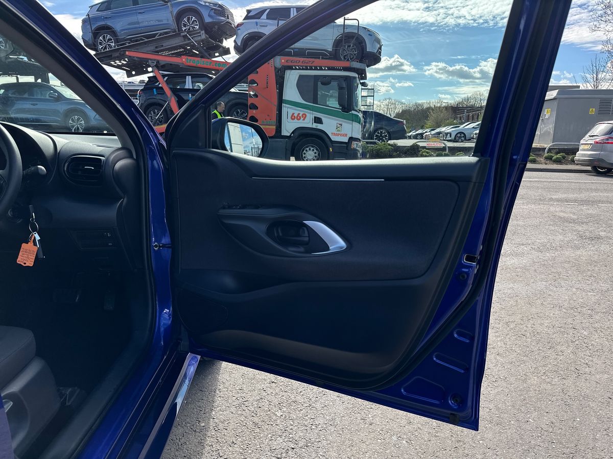 Used Toyota Yaris 2024 for sale - 78036757: Photo 35