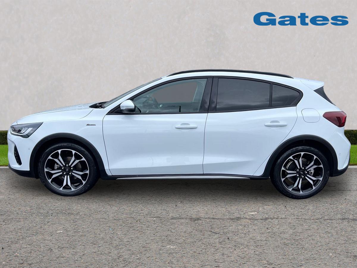 Used Ford Focus 2023 for sale - 76328393: Photo 4
