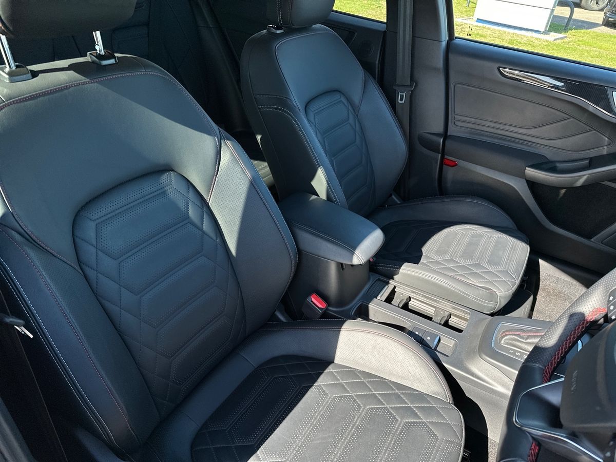 Used Ford Focus 2023 for sale - 76074406: Photo 12