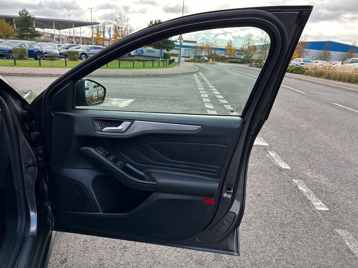 Used Ford Focus 2020 for sale - 76379560: Photo 35