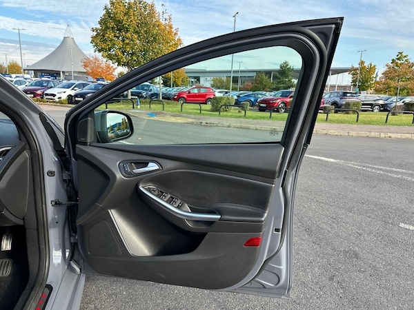 Used Ford Focus 2017 for sale - 76249897: Photo 35