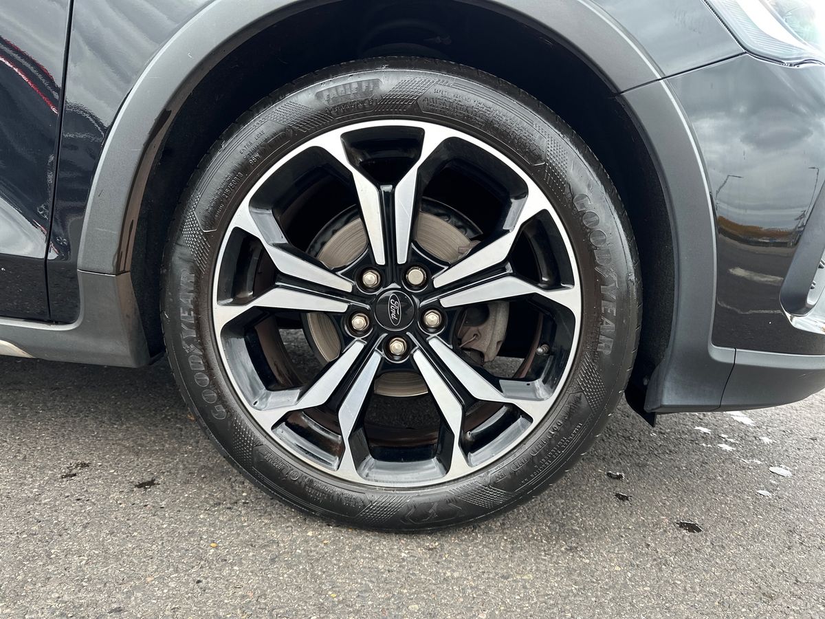 Used Ford Focus 2022 for sale - 76297464: Photo 9