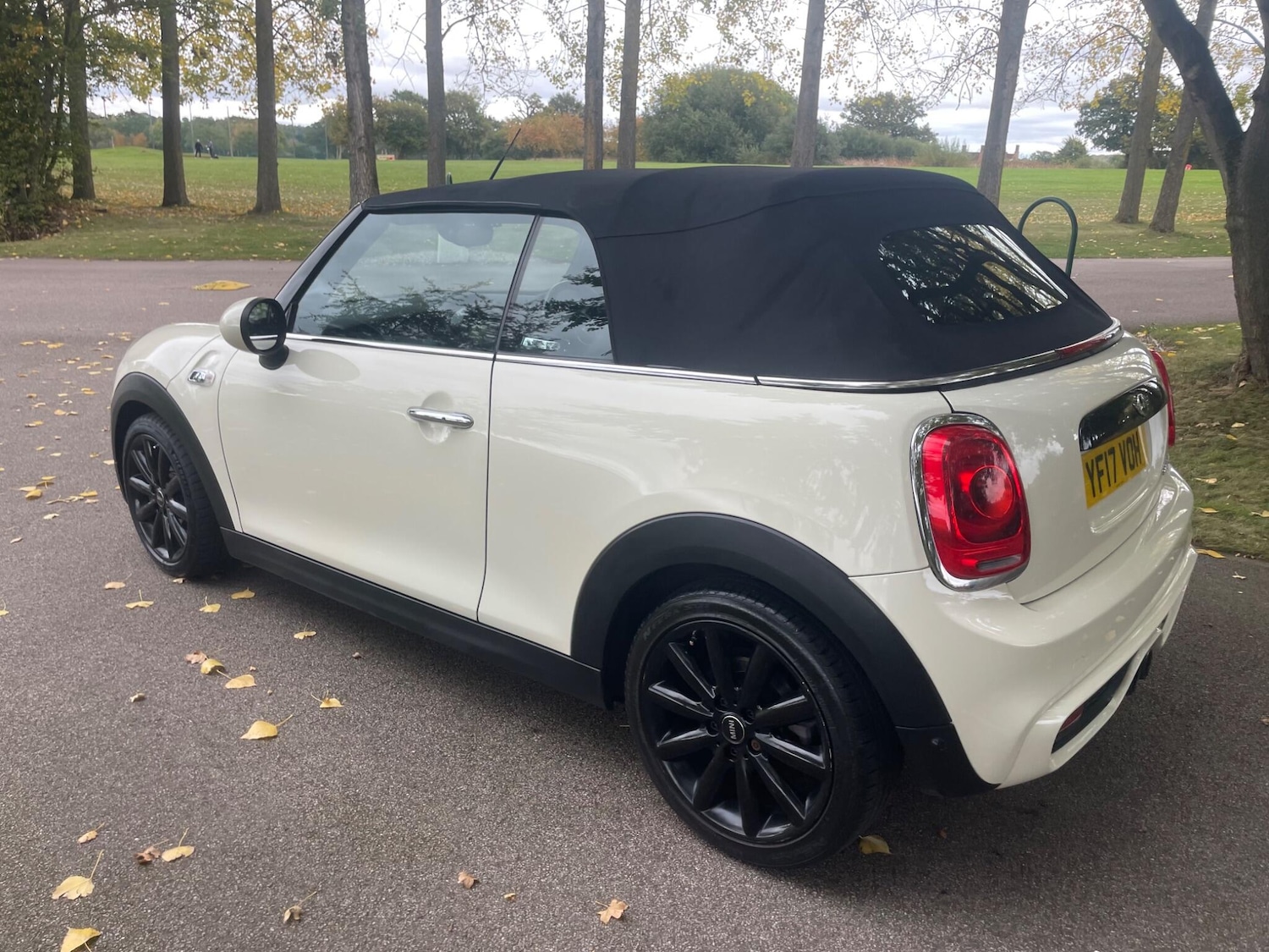Used MINI Convertible 2017 for sale - 76259545: Photo 2