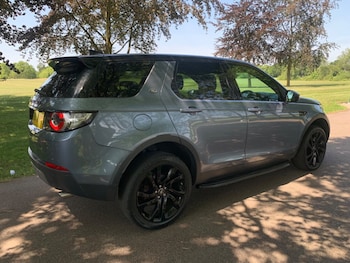 Used Land Rover Discovery Sport 2017 for sale - 79152698: Photo