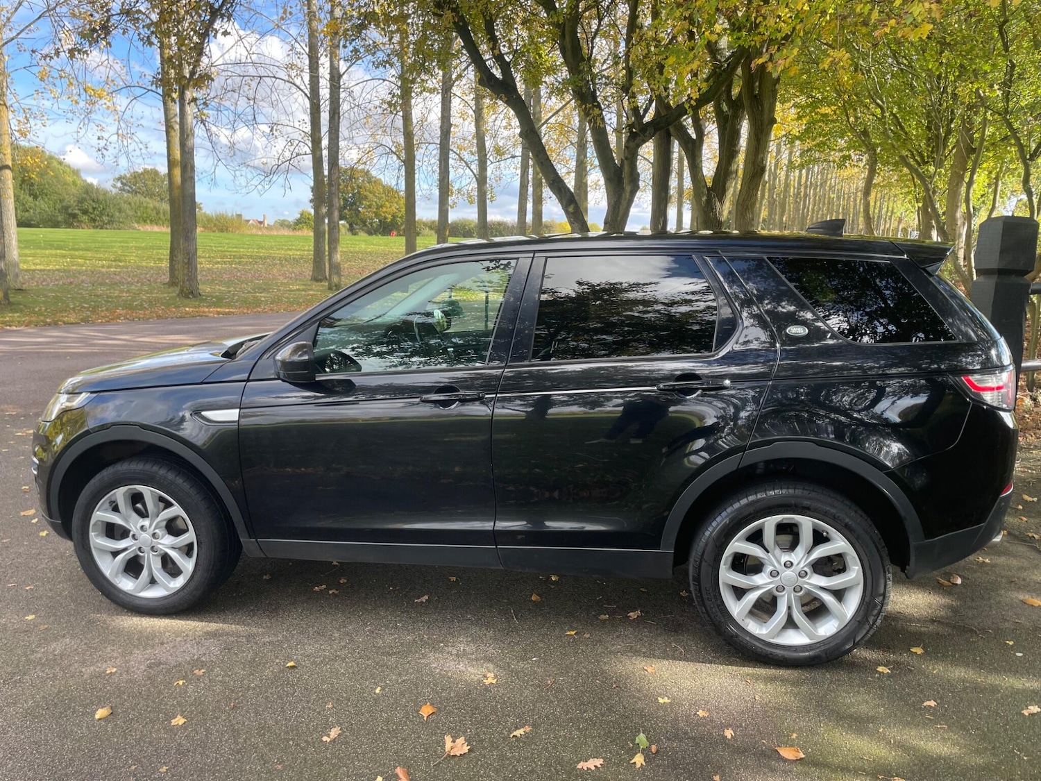 Used Land Rover Discovery Sport 2018 for sale - 76361238: Photo 11
