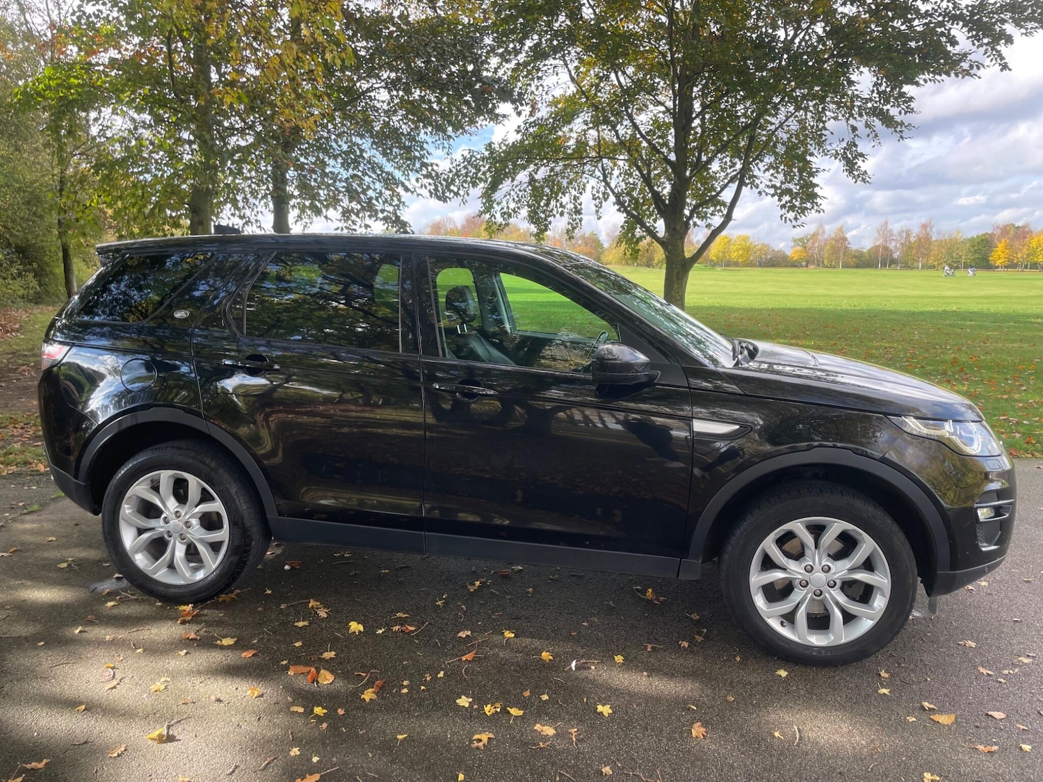 Used Land Rover Discovery Sport 2018 for sale - 76361238: Photo 3