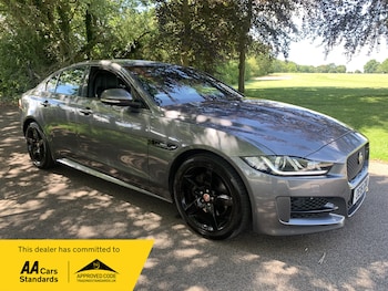 Used Jaguar XE 2016 for sale - 78982968: Photo