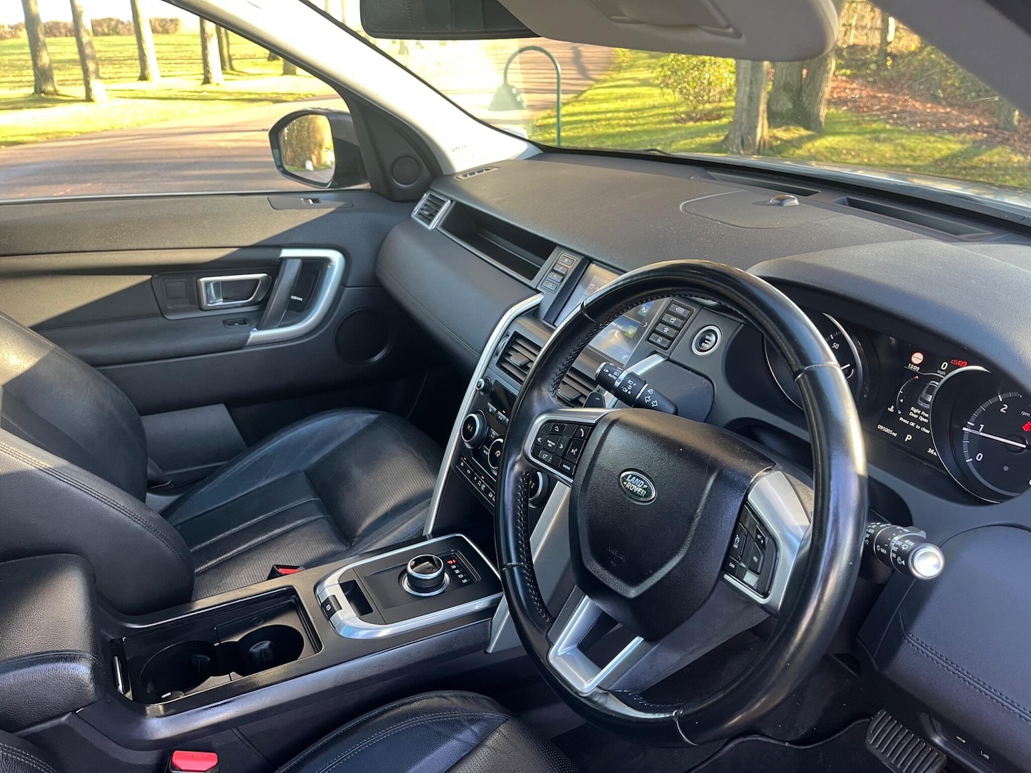 Used Land Rover Discovery Sport 2016 for sale - 76801047: Photo 29