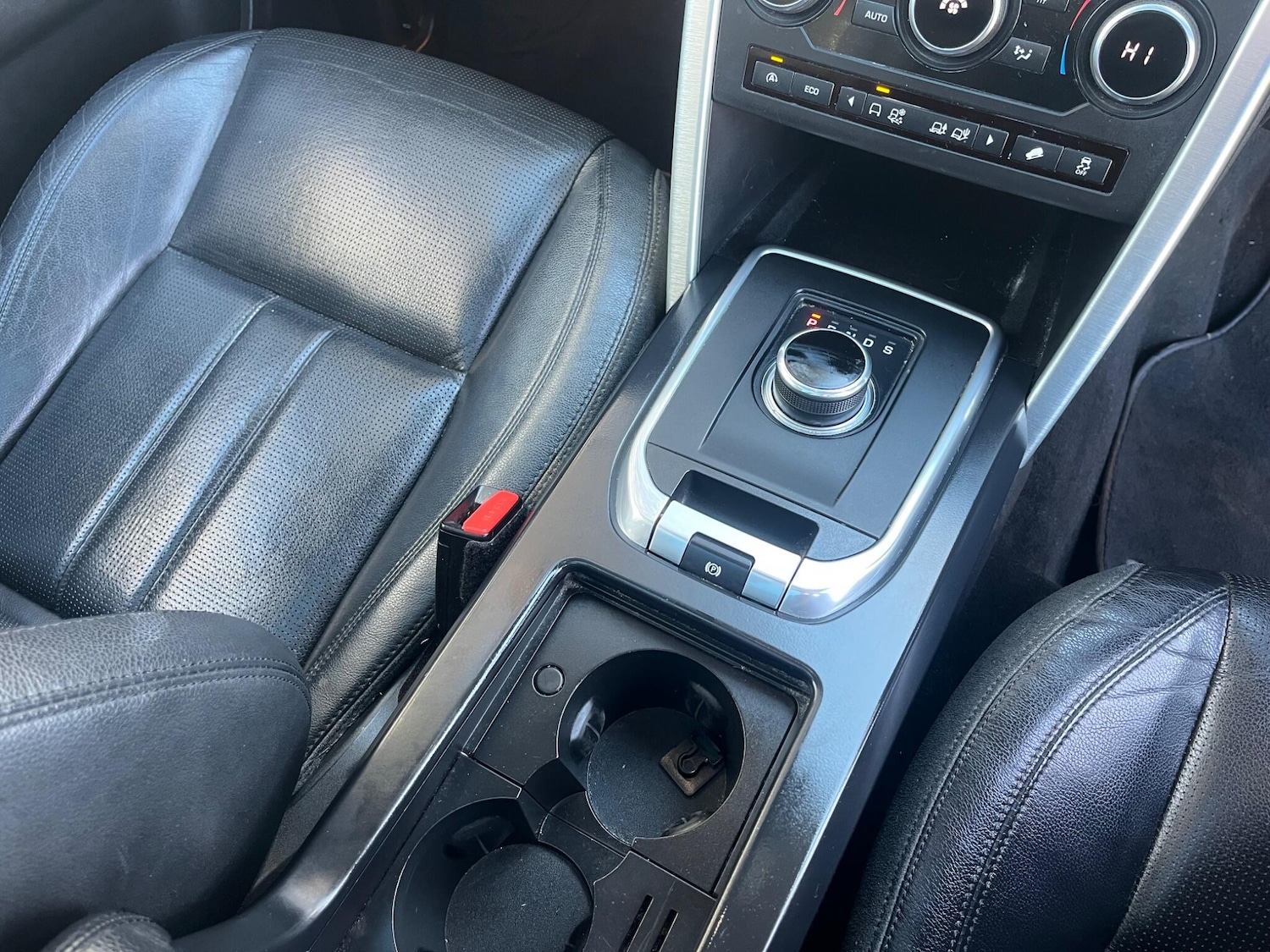 Used Land Rover Discovery Sport 2016 for sale - 76801047: Photo 31