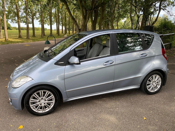 Used Mercedes-Benz A-Class 2010 for sale - 76109017: Photo 11