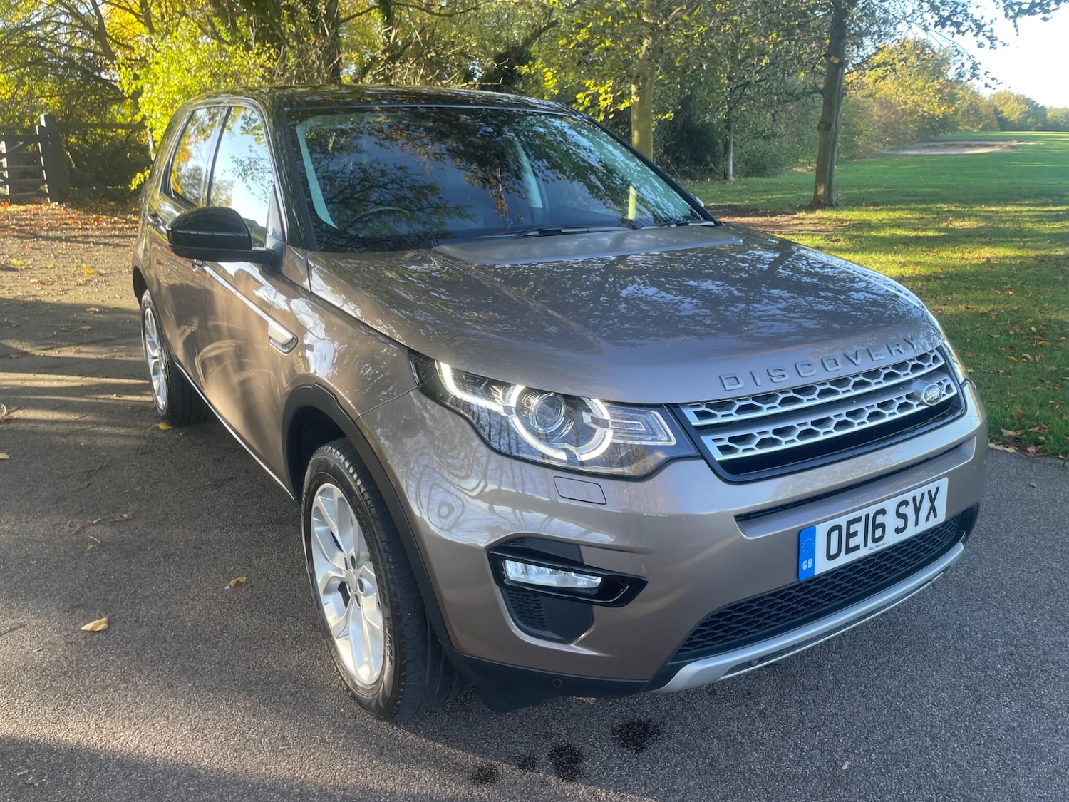 Used Land Rover Discovery Sport 2016 for sale - 76370185: Photo 2