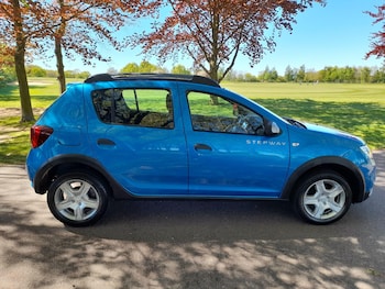 Used Dacia Sandero Stepway 2017 for sale - 78553019: Photo
