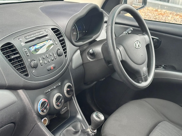 Used Hyundai i10 2012 for sale - 75269352: Photo 33