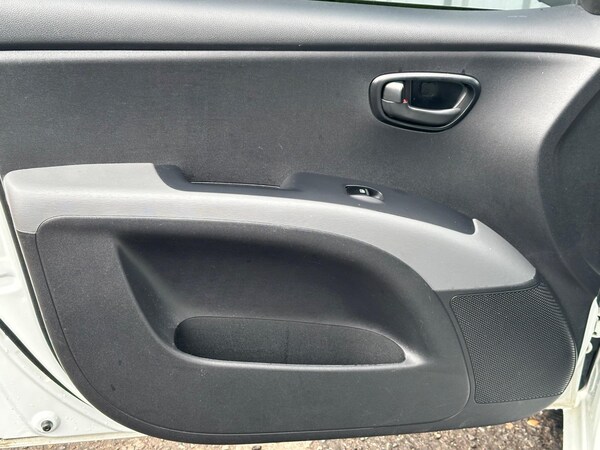 Used Hyundai i10 2012 for sale - 75269352: Photo 37