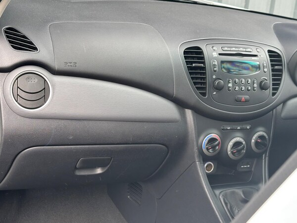 Used Hyundai i10 2012 for sale - 75269352: Photo 38