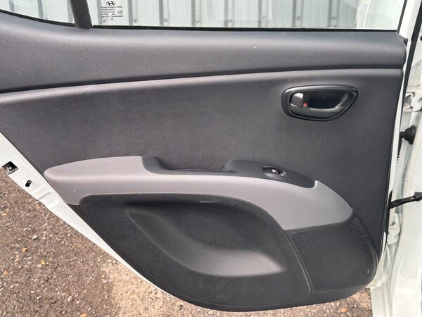 Used Hyundai i10 2012 for sale - 75269352: Photo 39