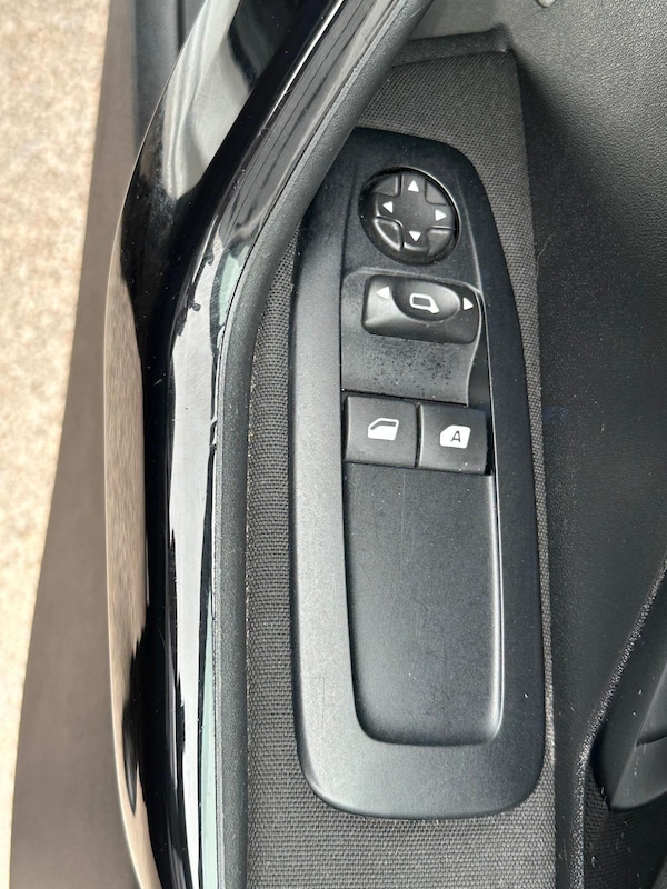 Used Peugeot 208 2016 for sale - 75351889: Photo 17