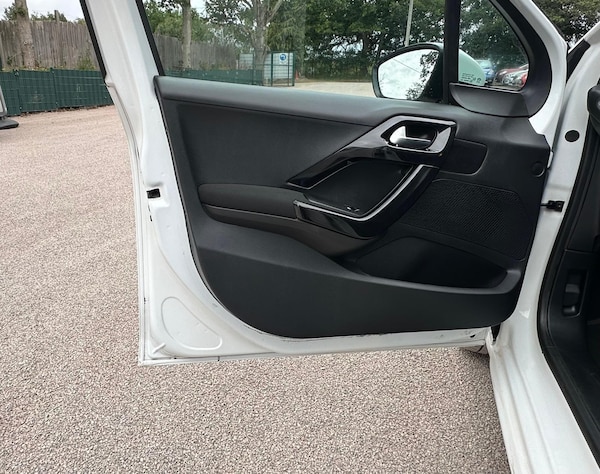 Used Peugeot 208 2016 for sale - 75351889: Photo 21