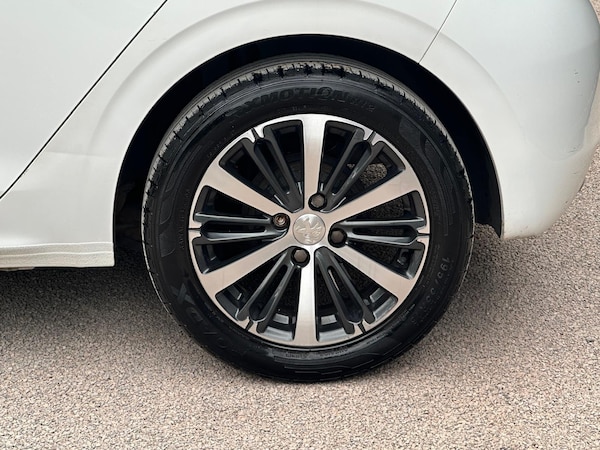 Used Peugeot 208 2016 for sale - 75351889: Photo 25