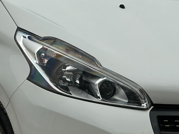 Used Peugeot 208 2016 for sale - 75351889: Photo 43