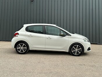 Used Peugeot 208 2016 for sale - 75351889: Photo