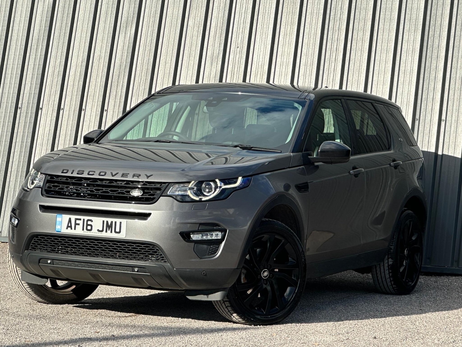 Used Land Rover Discovery Sport 2016 for sale - 76381212: Photo 2