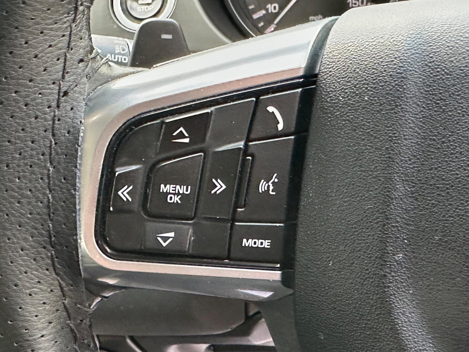 Used Land Rover Discovery Sport 2016 for sale - 76381212: Photo 25