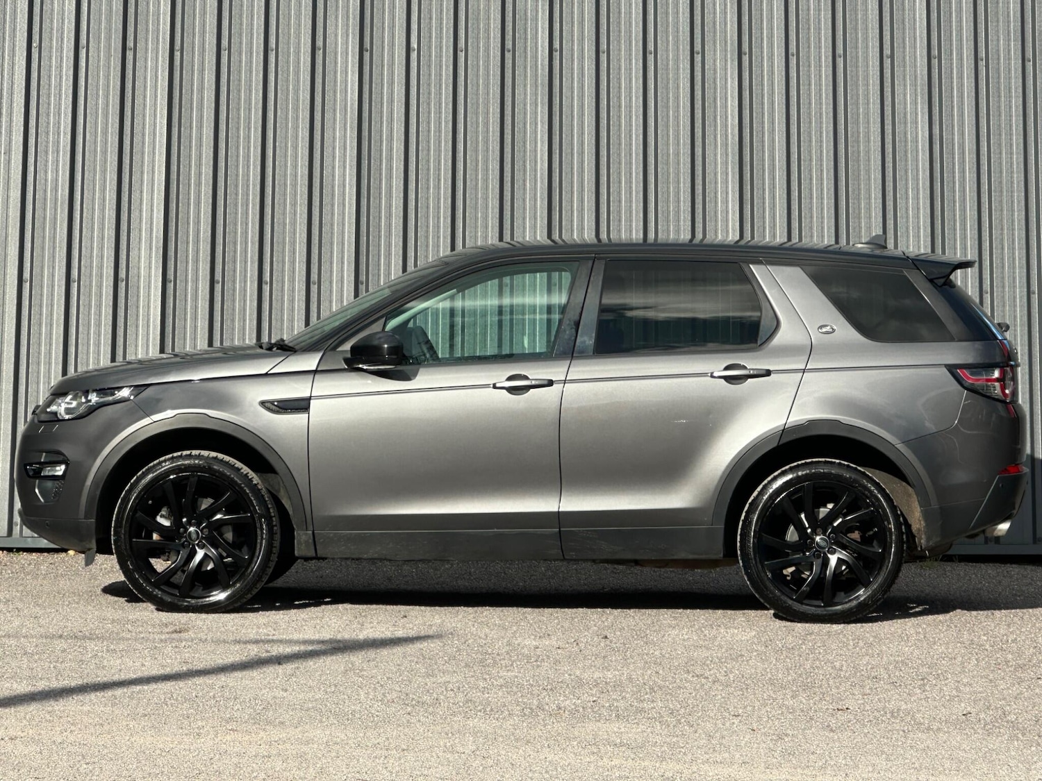 Used Land Rover Discovery Sport 2016 for sale - 76381212: Photo 3