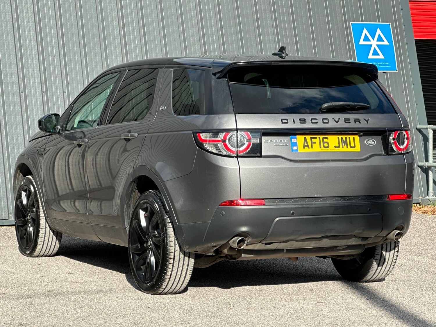 Used Land Rover Discovery Sport 2016 for sale - 76381212: Photo 6