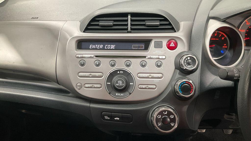 Used Honda Jazz 2011 for sale - 76108894: Photo 10