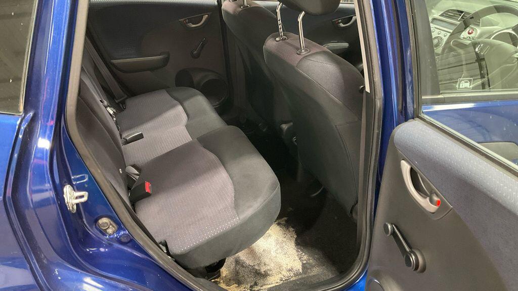 Used Honda Jazz 2011 for sale - 76108894: Photo 8