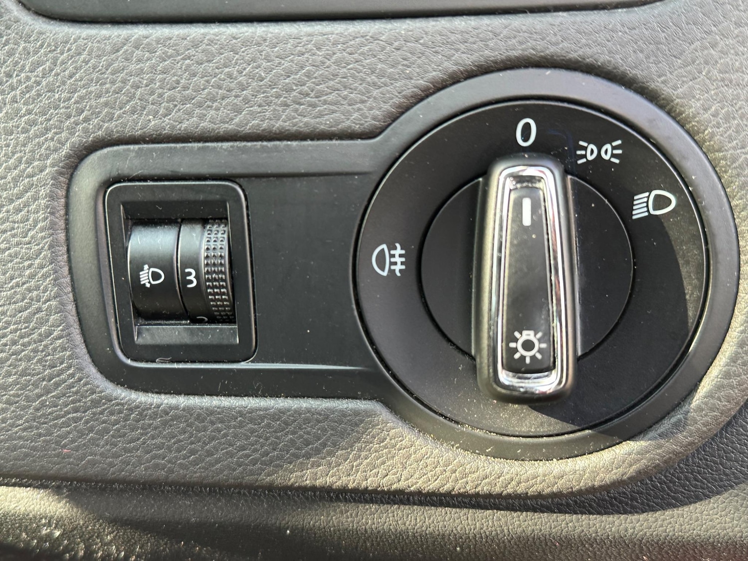 Used Volkswagen Polo 2015 for sale - 76270907: Photo 23