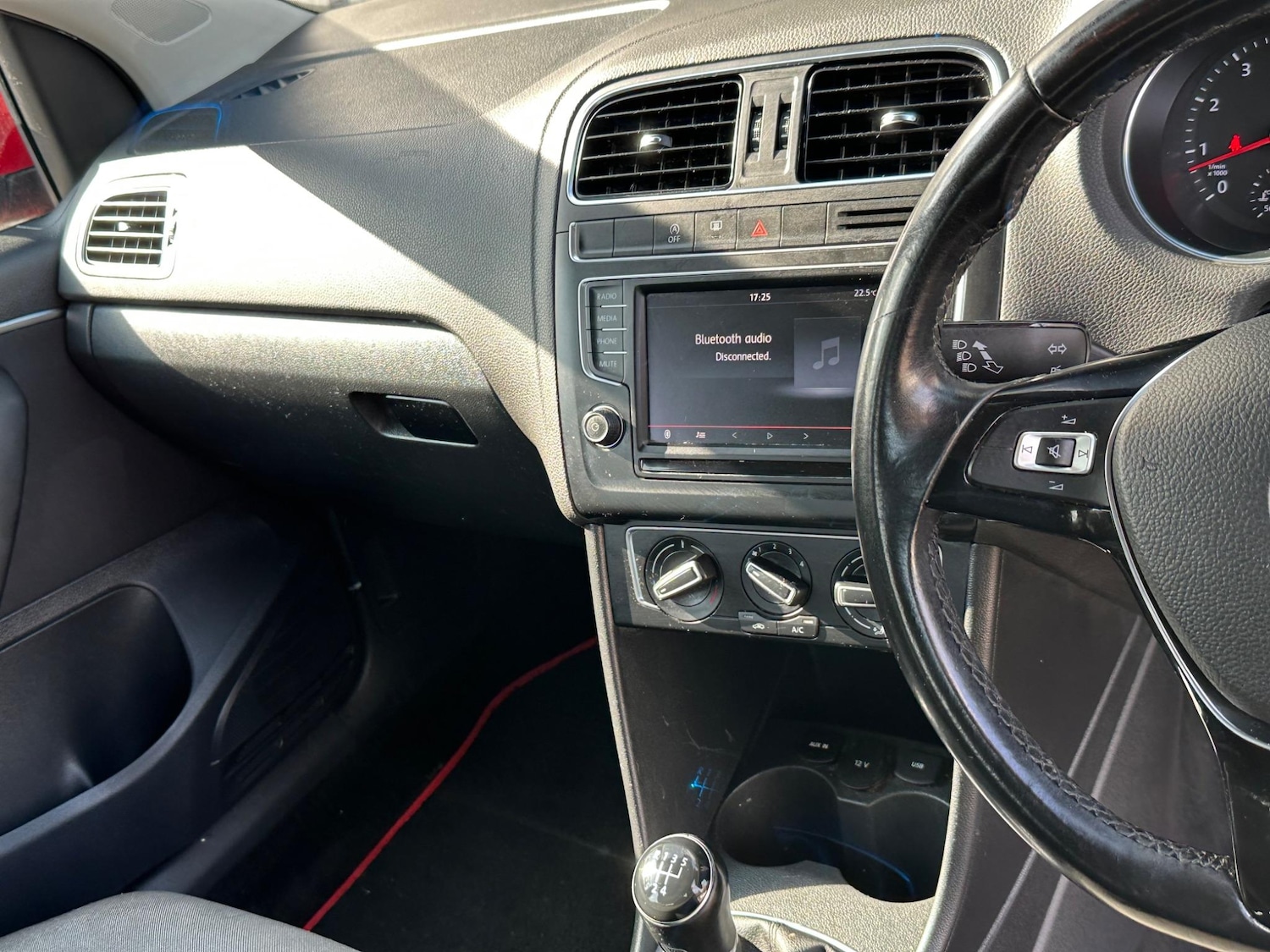 Used Volkswagen Polo 2015 for sale - 76270907: Photo 25