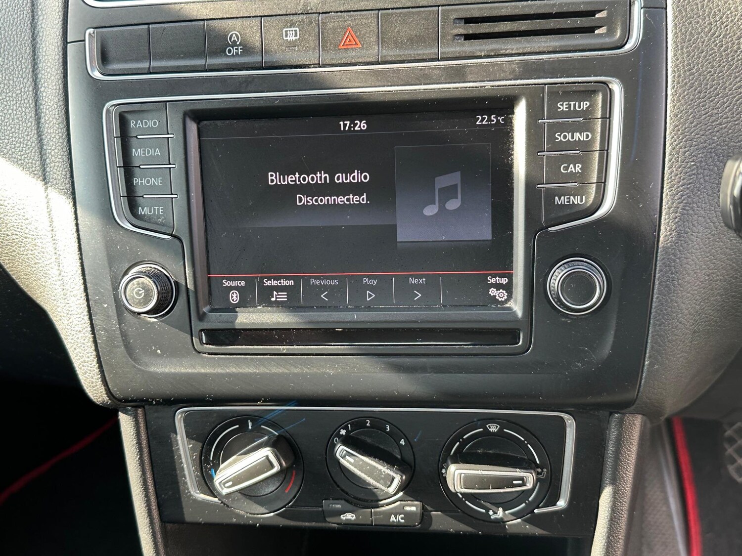 Used Volkswagen Polo 2015 for sale - 76270907: Photo 30